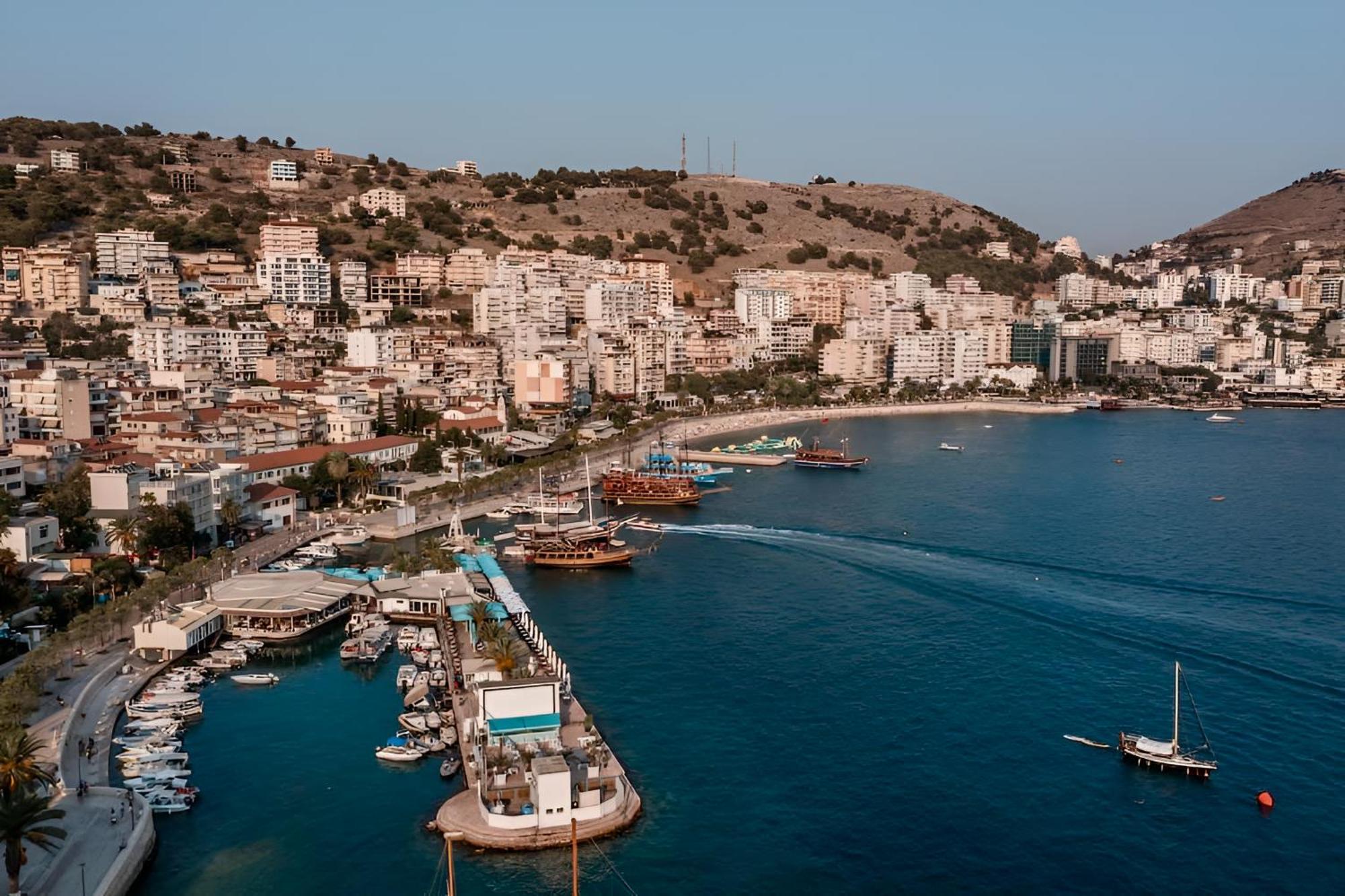 Sea Breeze Apartment Sarande Exterior photo